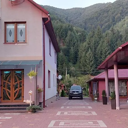 садиба Квітка Карпат * Ruska Mokra