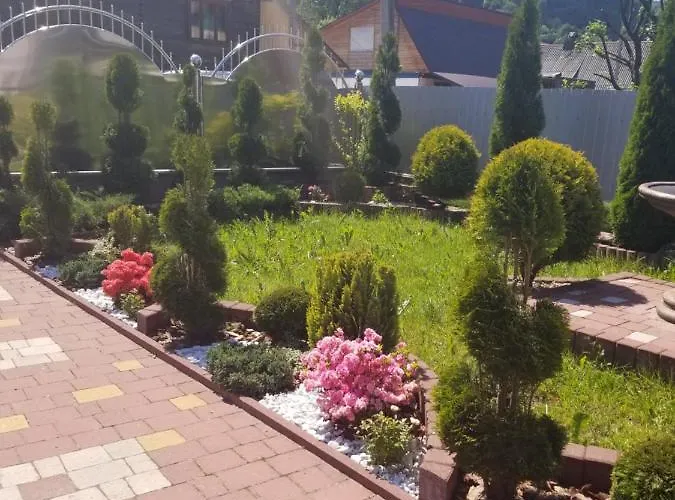 Guest house Садиба Квітка Карпат *